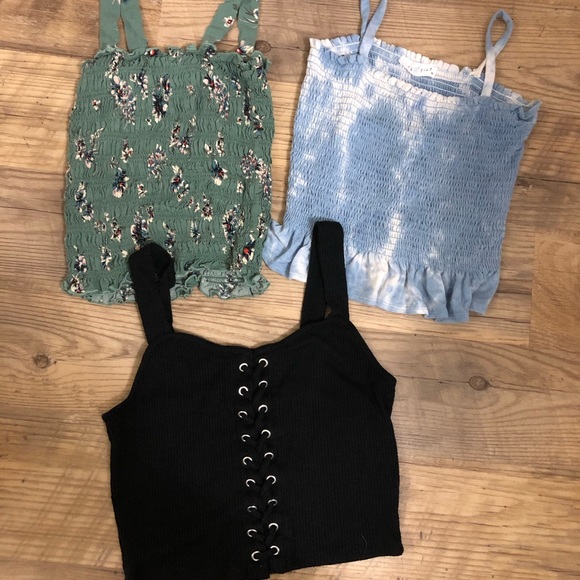 Three tank tops - Picture 1 of 4